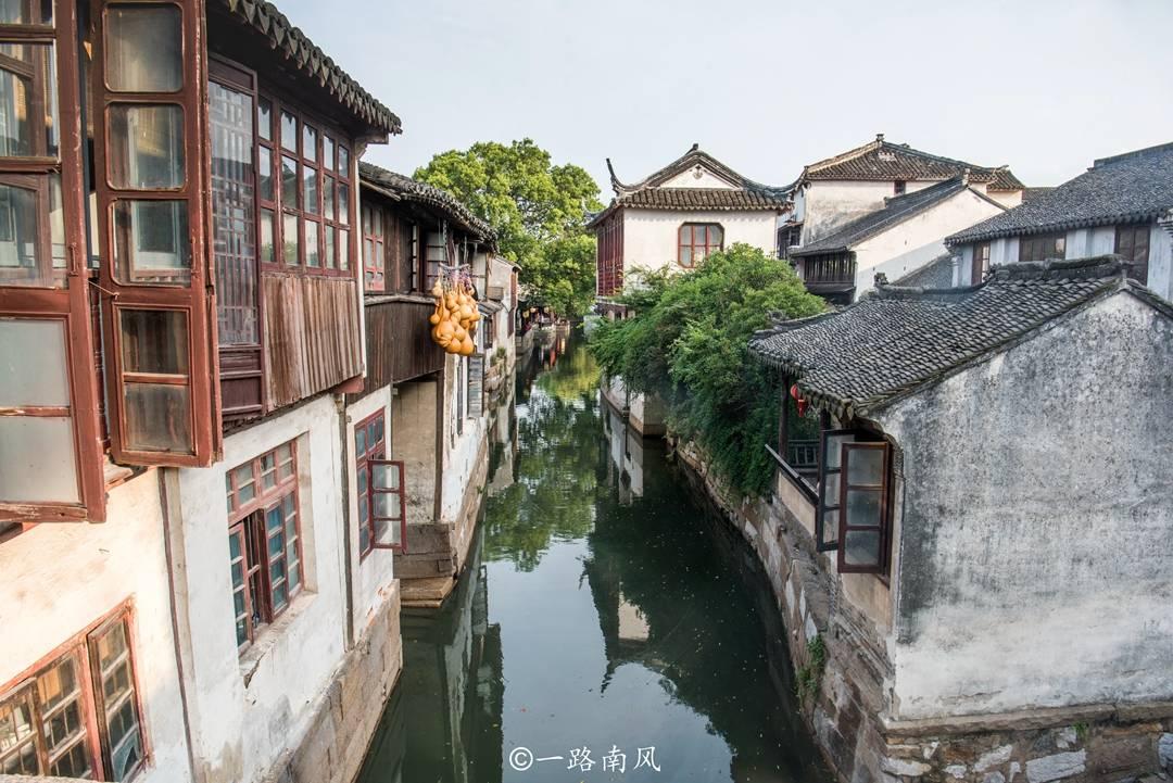 张颂文新片杀青,女一号白百何“搞怪”